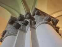 Bobulová románska hlavica